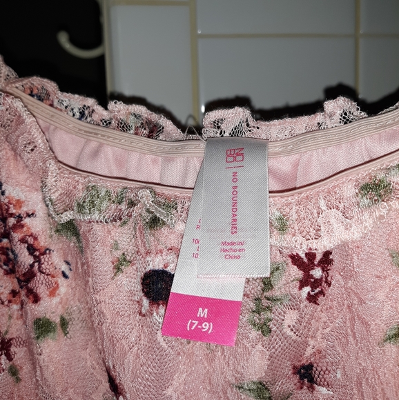 Sweet yet Sexy Lacey Crop Top under Lace Top - Picture 4 of 4